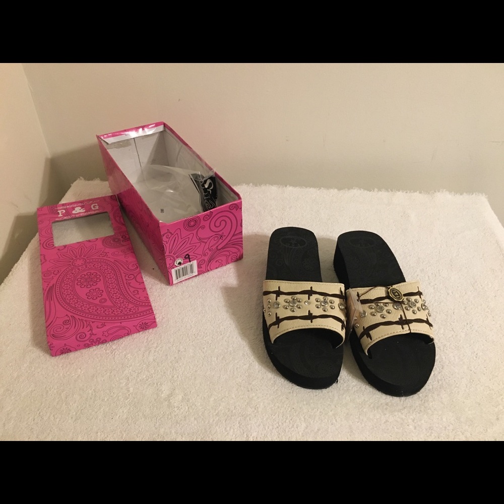 P&G Embellished 2” Wedge Slide Sandals Size 10 NIB